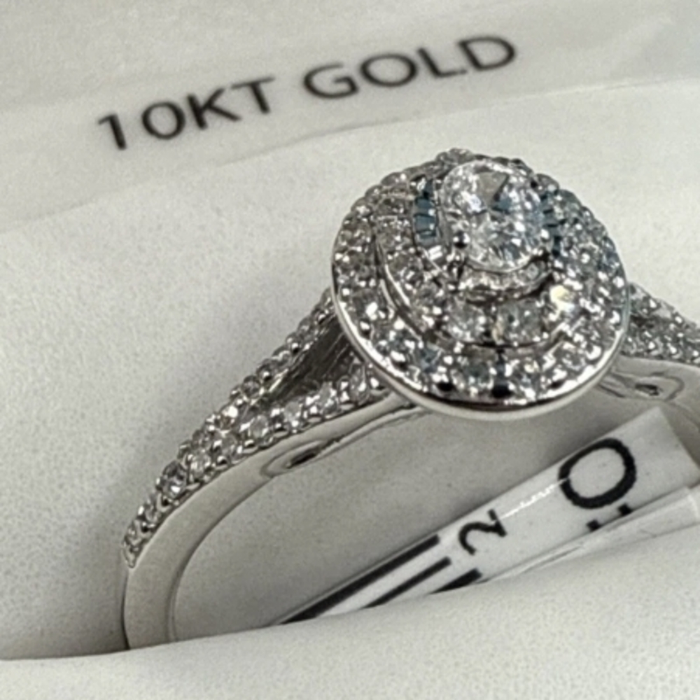 Forever Bride Elegant White Gold 10kt Diamond Ring